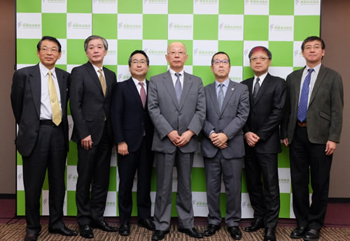 左から、園田専務理事、井川副会長、加藤副会長、和崎会長、木田副会長、滝山CAB-J会長、音多チャンネル放送研究所所長