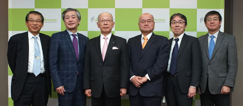 左から、園田専務理事、井川副会長、和崎会長、岡本副会長、村山副会長、音多チャンネル放送研究所所長